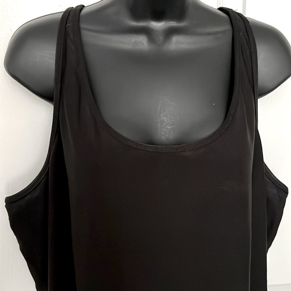 GAP 🧘🏻♀️ BLACK RAZORBACK ATHLETIC YOGA TANK TOP w/BUILT IN SHELF BRA Women’s 2X - Picture 3 of 5
